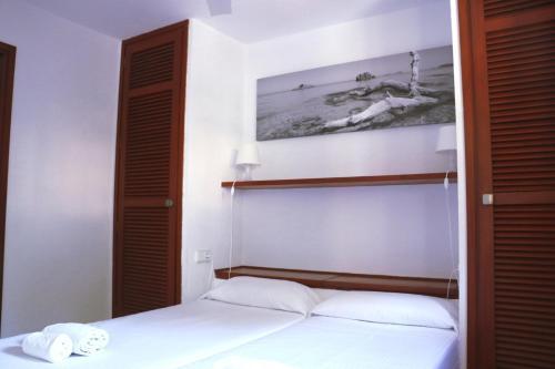 Apartamentos Club Cala Azul Sant Carles de Peralta Εξωτερικό φωτογραφία